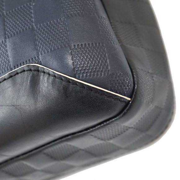 Louis Vuitton Avenue Sling Bag - Picture 6 of 15